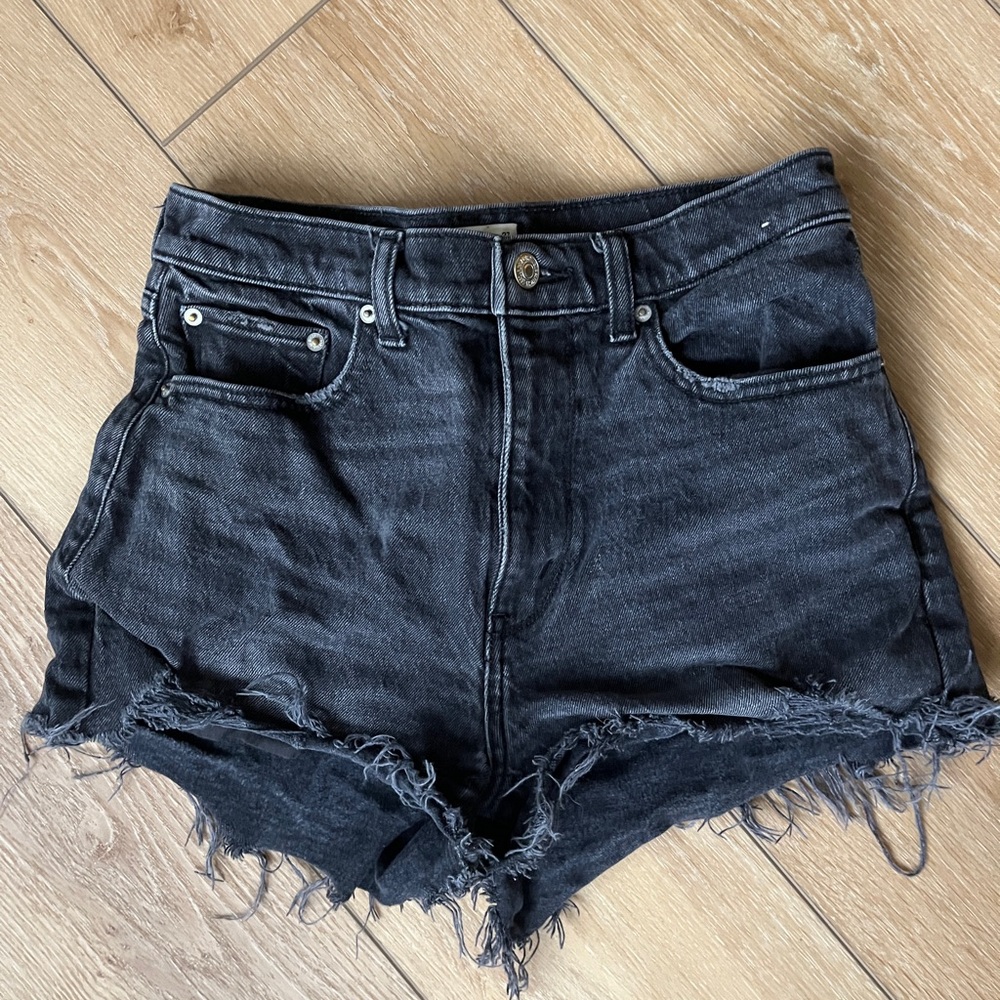 Abercrombie & Fitch the Mom short high rise